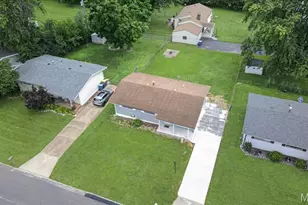 10530 Meath Dr, Saint Louis, MO 63123 - Photo 5