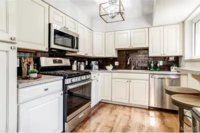 7032 Canton Avenue, University City, MO 63130 - Photo 9