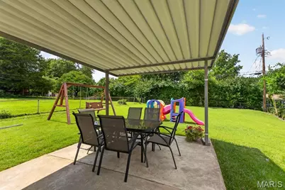 637 S Pam Avenue, Saint Charles, MO 63301 - Photo 17