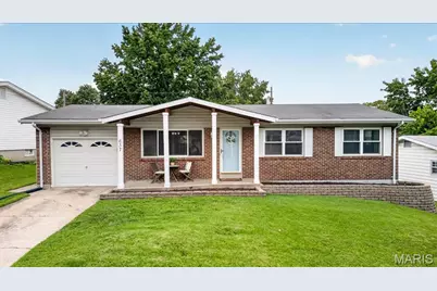 637 S Pam Avenue, Saint Charles, MO 63301 - Photo 1