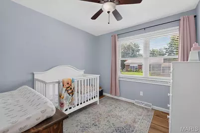 637 S Pam Avenue, Saint Charles, MO 63301 - Photo 11