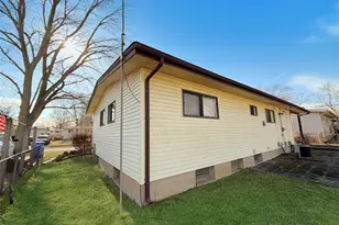 2325 Pheasant Dr, Saint Louis, MO 63031 - Photo 5