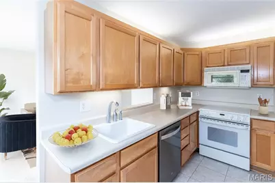 787 Chevron Drive, Saint Louis, MO 63125 - Photo 7