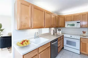 787 Chevron Dr, Saint Louis, MO 63125 - Photo 7