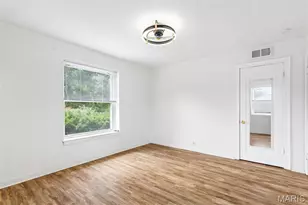 1076 Wilshire Ave, University City, MO 63130 - Photo 17
