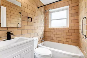1076 Wilshire Ave, University City, MO 63130 - Photo 21