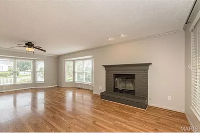 428 Chelsea Way Drive, Saint Charles, MO 63304 - Photo 5