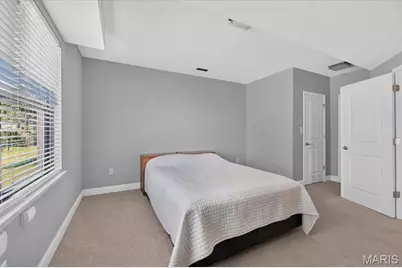 8931 Hilltop Manor Drive, Saint Louis, MO 63132 - Photo 37