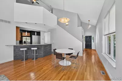 8931 Hilltop Manor Drive, Saint Louis, MO 63132 - Photo 7