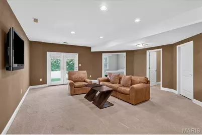 8931 Hilltop Manor Drive, Saint Louis, MO 63132 - Photo 33