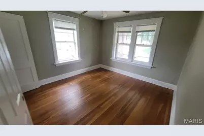 4660 Ray Avenue, Saint Louis, MO 63116 - Photo 3