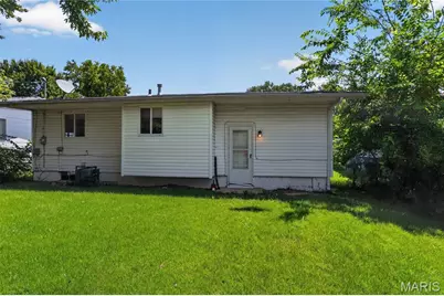 10341 Lilac Avenue, Saint Louis, MO 63137 - Photo 3
