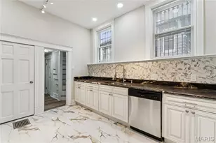 5922 Oakherst Pl, Saint Louis, MO 63112 - Photo 13