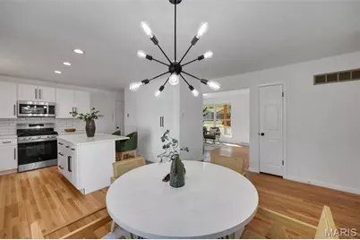 12191 Lake Meade Drive, Saint Louis, MO 63146 - Photo 7