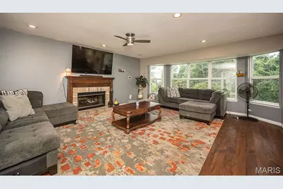 2328 Pohlman Road, Florissant, MO 63033 - Photo 9