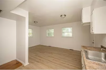 375 Cameron Road, Saint Louis, MO 63137 - Photo 13
