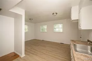 375 Cameron Rd, Saint Louis, MO 63137 - Photo 13