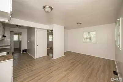 375 Cameron Road, Saint Louis, MO 63137 - Photo 17