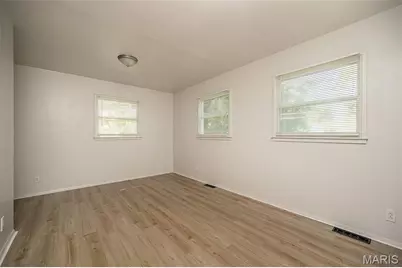 375 Cameron Road, Saint Louis, MO 63137 - Photo 15