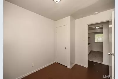 428 Crawford Road, Saint Louis, MO 63137 - Photo 17