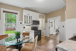 318 N Benton Ave, Saint Charles, MO 63301 - Photo 15