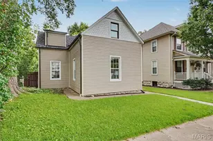318 N Benton Ave, Saint Charles, MO 63301 - Photo 7