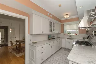 625 S Skinker Blvd, Saint Louis, MO 63105 - Photo 17