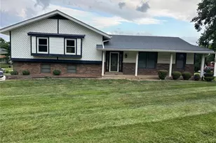 3 Harbor Point Ct, Lake Saint Louis, MO 63367 - Photo 1
