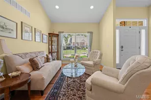 5230 Hollow Wood Ct, Saint Louis, MO 63128 - Photo 7