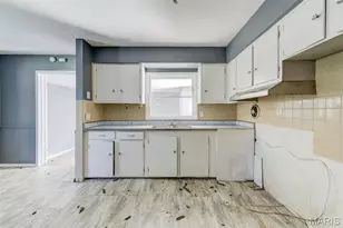 149 Flora Dr, Saint Louis, MO 63135 - Photo 9