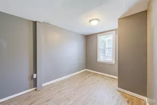 223 La Motte Ln, Saint Louis, MO 63135 - Photo 9