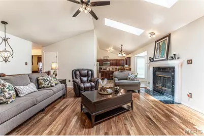 25 Beaujolais Drive, Florissant, MO 63031 - Photo 13