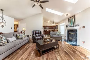 25 Beaujolais Dr, Florissant, MO 63031 - Photo 13