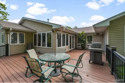 21 Ladue Meadows, Creve Coeur, MO 63141 - Photo 5