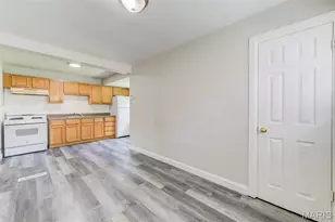 10836 Spring Garden Dr, Saint Louis, MO 63137 - Photo 7