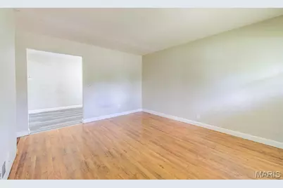 10836 Spring Garden Drive, Saint Louis, MO 63137 - Photo 5
