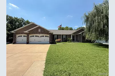 211 Shumate Avenue, Maryland Heights, MO 63043 - Photo 1