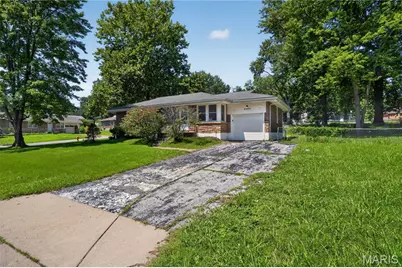 9765 Colony Drive, Saint Louis, MO 63137 - Photo 3
