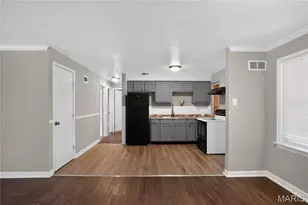9765 Colony Dr, Saint Louis, MO 63137 - Photo 9