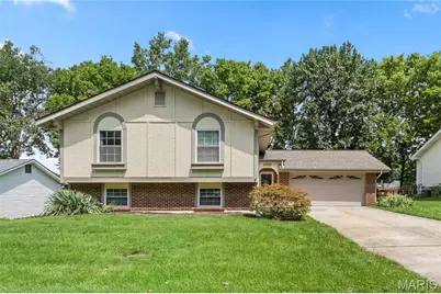 4036 Bellvue Drive, Saint Peters, MO 63376 - Photo 1