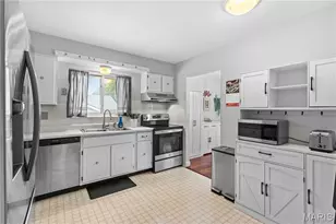 4036 Bellvue Dr, Saint Peters, MO 63376 - Photo 9