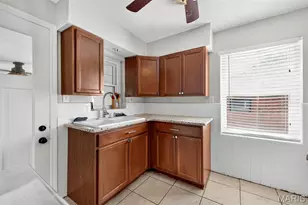 7541 Norwalk Ln, Saint Louis, MO 63121 - Photo 13
