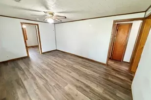 718 N Sturgeon St, Montgomery City, MO 63361 - Photo 17