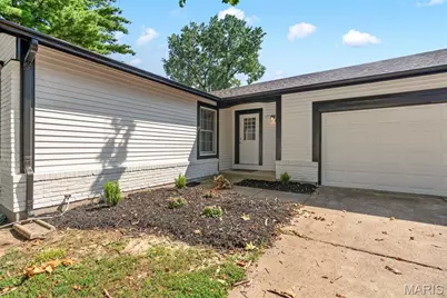 231 Laurelwood Drive, Saint Peters, MO 63376 - Photo 3