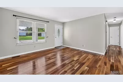 308 W Sunny Hill Boulevard, Saint Peters, MO 63376 - Photo 5
