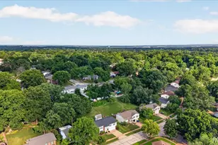 930 Bellestri Dr, Ballwin, MO 63021 - Photo 39