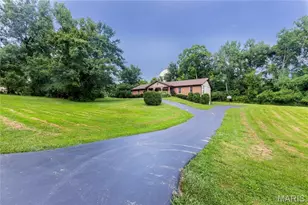 3641 Afshari Cir, Florissant, MO 63034 - Photo 3