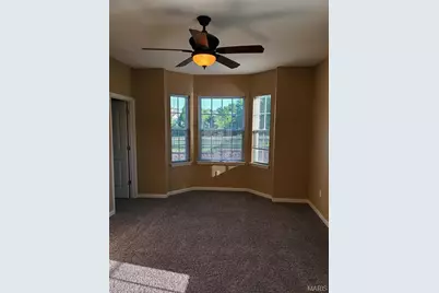 121 Saint James, Saint Peters, MO 63376 - Photo 5