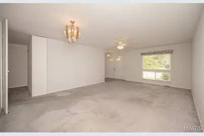 36 Park Charles Boulevard, Saint Peters, MO 63376 - Photo 11