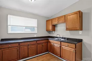 6851 Woodhurst Dr, Berkeley, MO 63134 - Photo 7